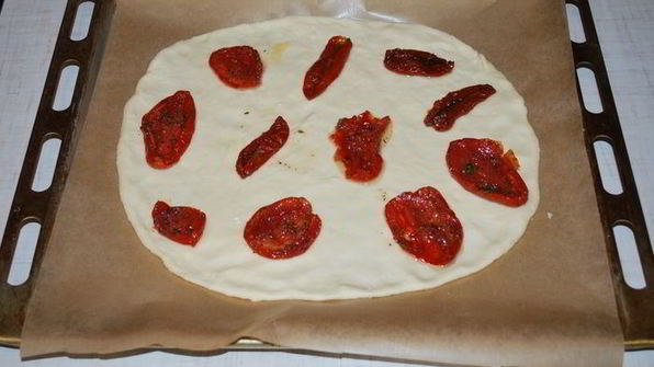 пицца с вялеными помидорами