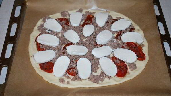 пицца с вялеными помидорами