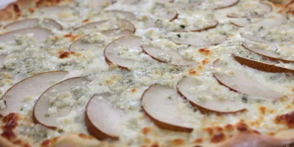 Рецепт сладкая пицца с рикоттой, грушей и моцареллой