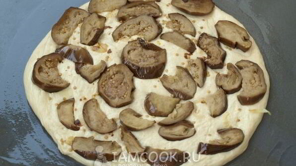 вегетарианская пицца с баклажанами