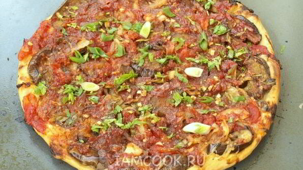 вегетарианская пицца с баклажанами