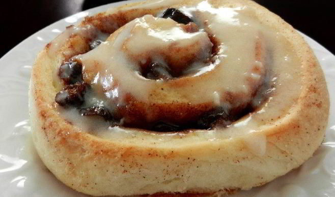 Рулетики с корицей и изюмом