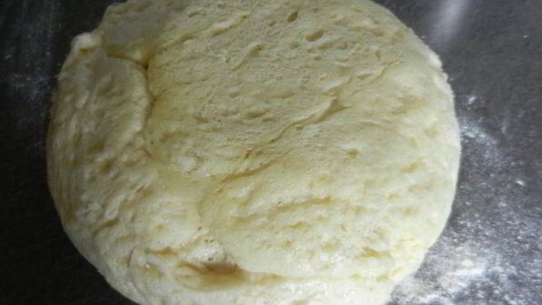 рулетики с корицей и изюмом