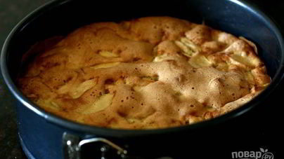 Домашняя Шарлотка с яблоками