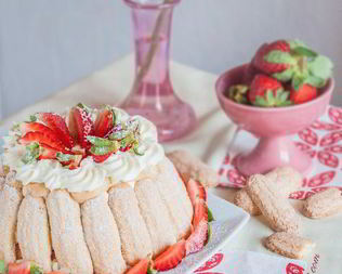 Французская клубничная шарлотка