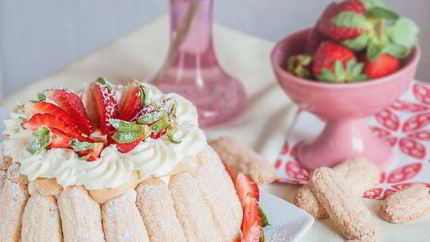 Французская клубничная шарлотка