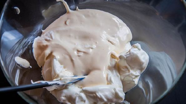 французская клубничная шарлотка