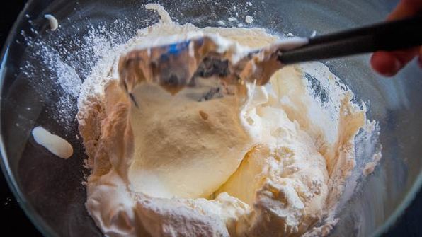 французская клубничная шарлотка