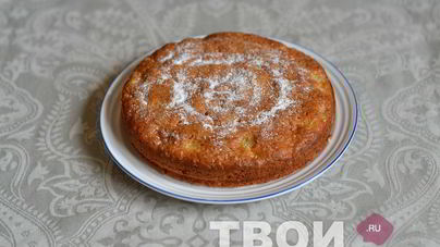 Грушевая шарлотка