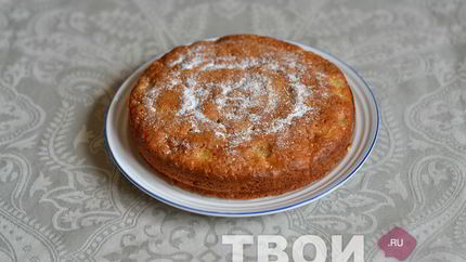 Грушевая шарлотка