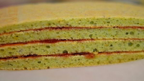 клубнично-фисташковая шарлотка