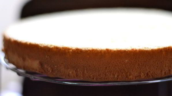 клубнично-фисташковая шарлотка