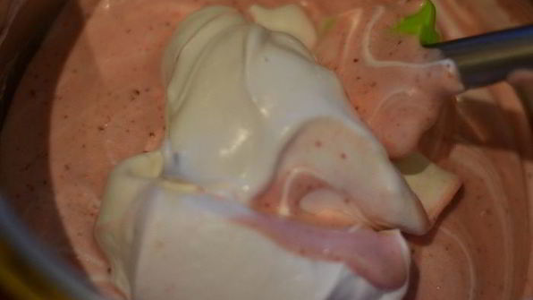 клубнично-фисташковая шарлотка