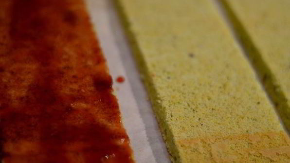 клубнично-фисташковая шарлотка