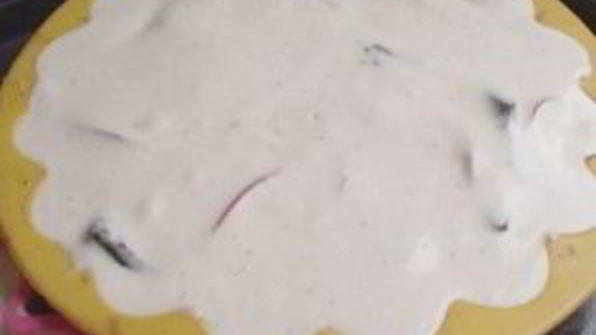 красивая шарлотка с яблоками