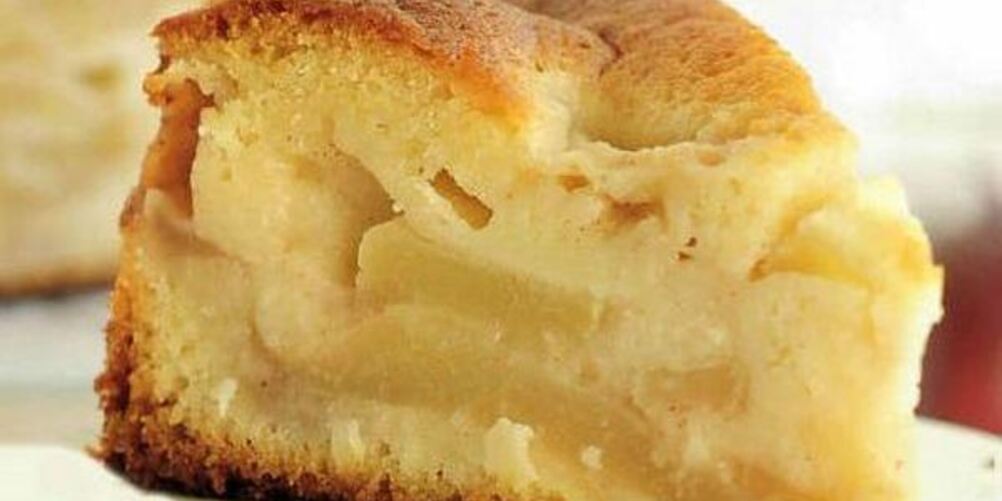 Рецепт легкая шарлотка с яблоками в мультиварке