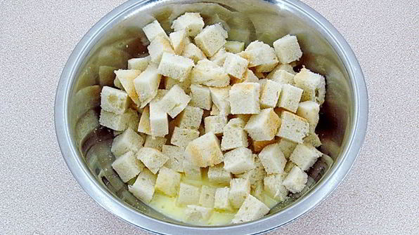 шарлотка из белого хлеба