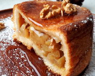 Шарлотка из сухого батона