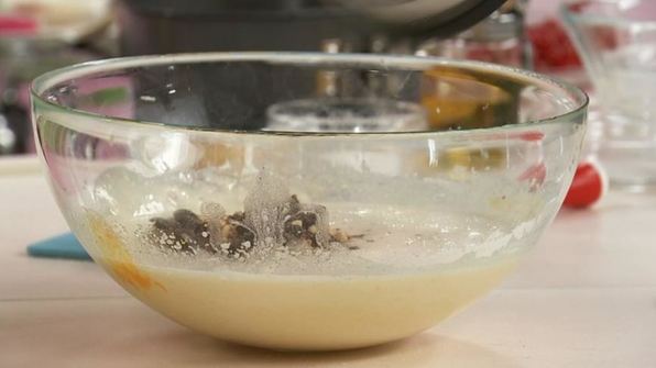 шарлотка на минеральной воде