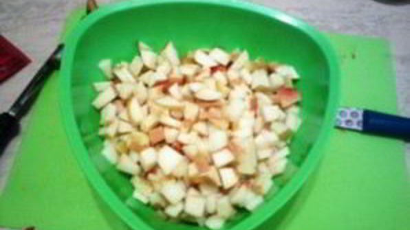 шарлотка на ряженке с яблоками