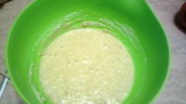 шарлотка на ряженке с яблоками