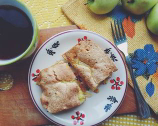 Шарлотка несложная