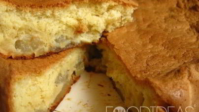 Шарлотка с грушами