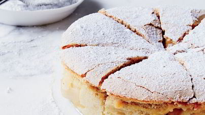 Шарлотка с корицей