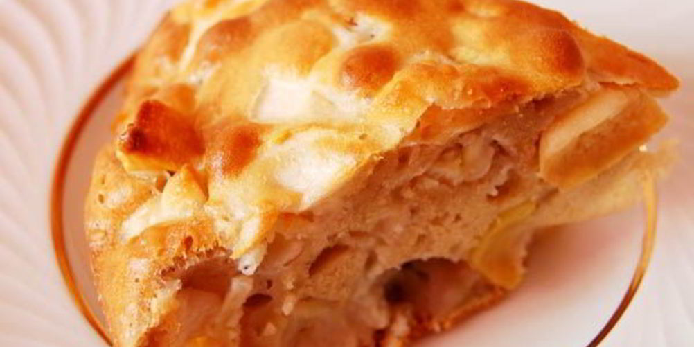 Рецепт шарлотка с яблоками на сковороде