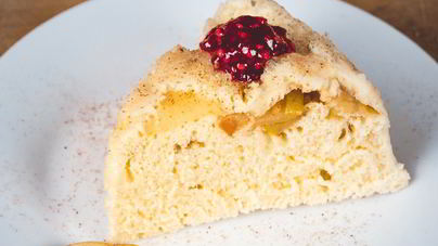 Шарлотка с яблоками в микроволновке