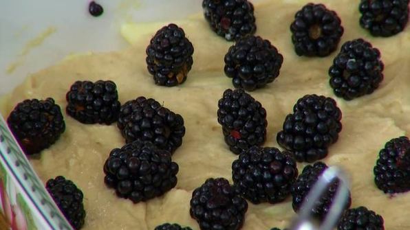 шарлотка с ягодами