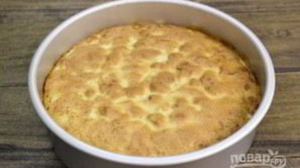 воздушная шарлотка с яблоками