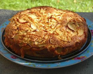 Яблочная шарлотка на сидре