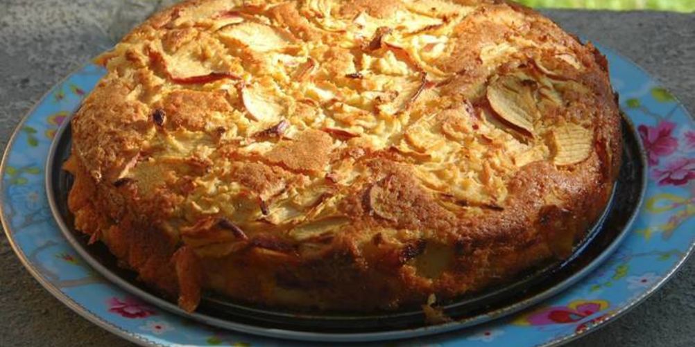 Рецепт яблочная шарлотка на сидре