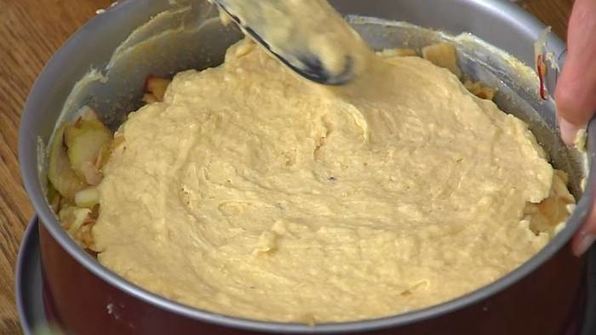 яблочная шарлотка на сидре