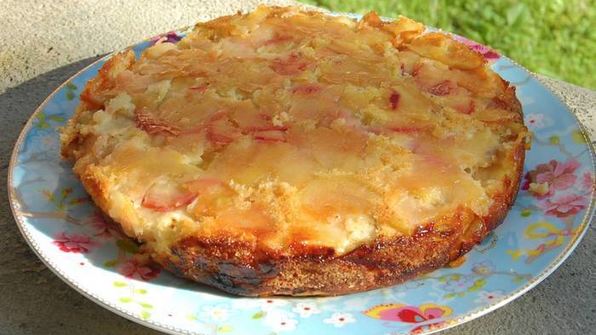 яблочная шарлотка на сидре