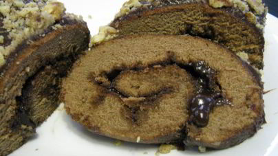 Шоколадно-ореховый рулет