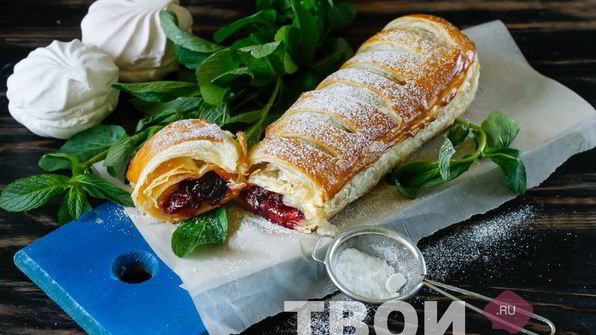 штрудель с вишней