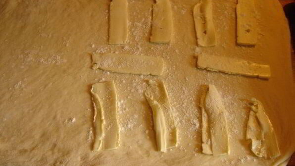 слойки-маковки, круассаны, пеновани и все из слоено-дрожжевого теста