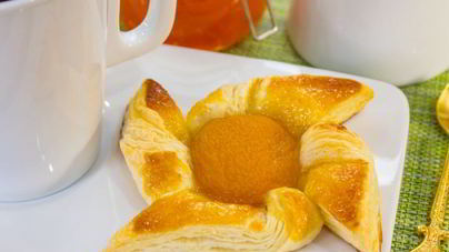 Слойки с абрикосами