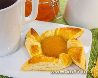 Слойки с абрикосами