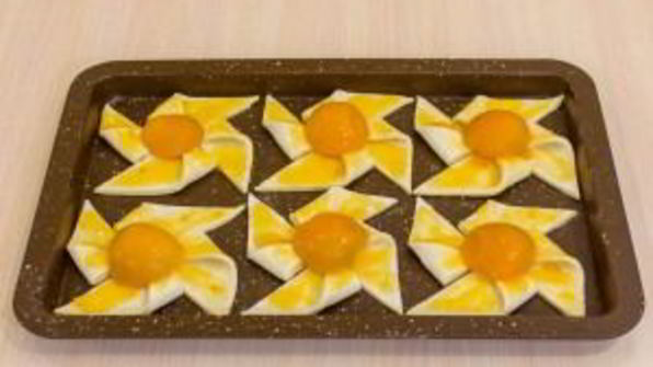 слойки с абрикосами