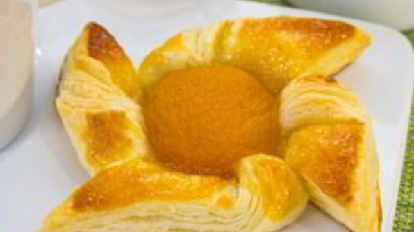 слойки с абрикосами