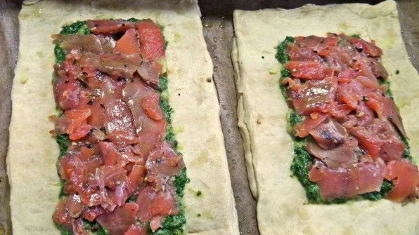 слойки с картошкой и лососем