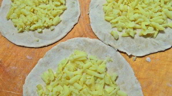 слойки с картошкой и лососем