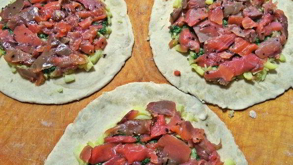 слойки с картошкой и лососем