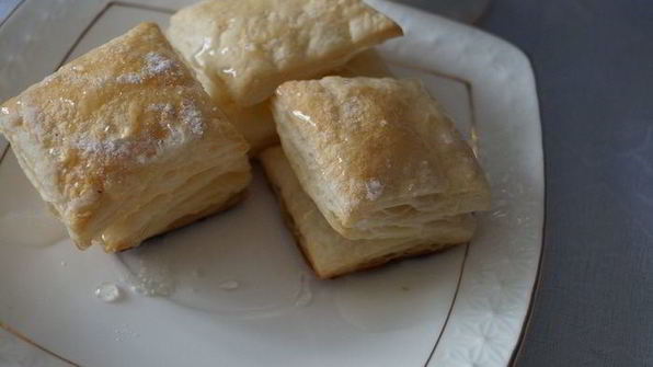 слойки с корицей и медом