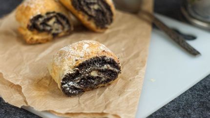 Слойки с маком