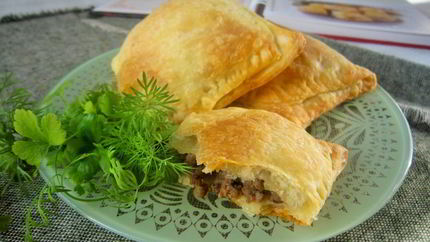 Слойки с мясом