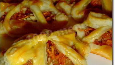 Слойки с начинкой из тыквы и орехов